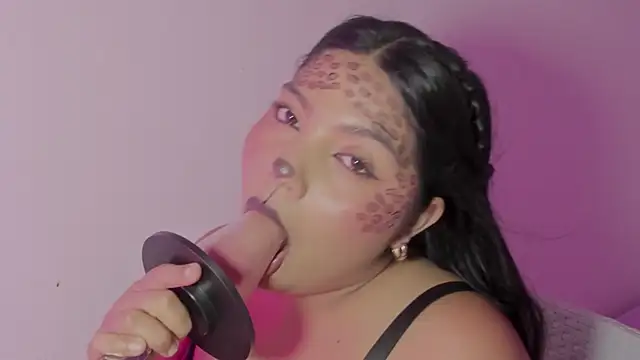 Snapshot of Lily_hot25 chatting on 10-15-25, 01:17 Lily hot25 online show from 10-15-25, 01:17