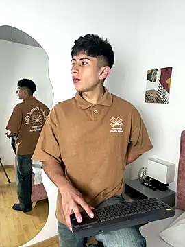 Snapshot of Andy_Justgame chatting on 09-19-25, 04:47 Andy Justgame online show from 09-19-25, 04:47