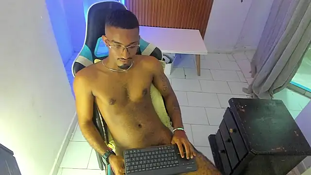 Darwin mayo online show from 04-18-26, 07:07