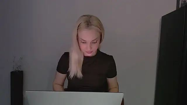 Lia noo regrets online show from 04-19-26, 04:06