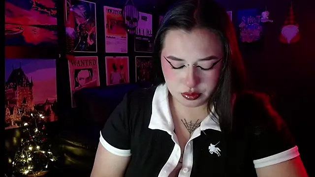 Snapshot of Ravendark_ chatting on 12-17-25, 08:15 Ravendark online show from 12-17-25, 08:15