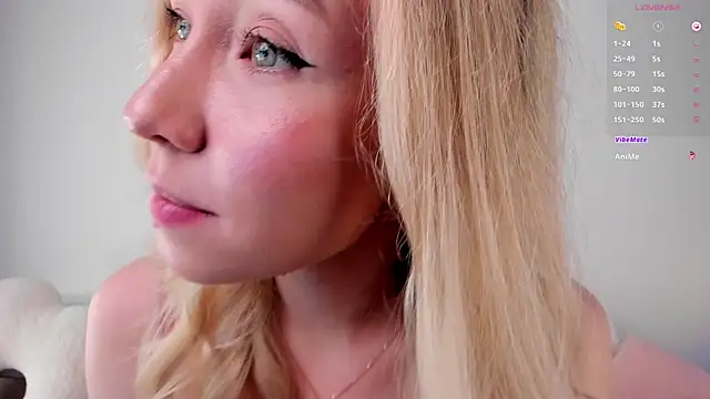 Snapshot of DanaCandy chatting on 07-08-26, 11:42 DanaCandy online show from 07-08-26, 11:42