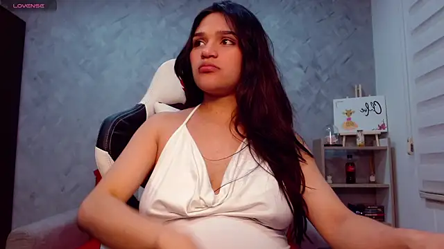 Roxxi 2110 online show from 10-28-25, 02:15