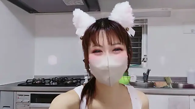 Snapshot of -Nyanko-chan- chatting on 07-05-26, 11:17 -Nyanko-chan- online show from 07-05-26, 11:17