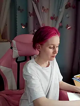 Snapshot of Fuzzy_Unicorn chatting on 09-15-25, 07:36 Fuzzy Unicorn online show from 09-15-25, 07:36