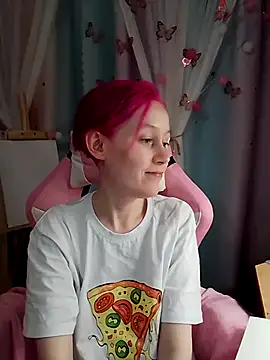 Snapshot of Fuzzy_Unicorn chatting on 09-25-25, 07:17 Fuzzy Unicorn online show from 09-25-25, 07:17