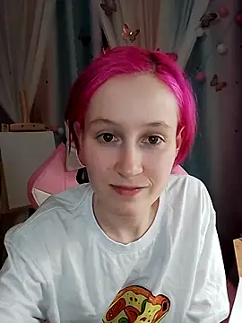 Snapshot of Fuzzy_Unicorn chatting on 10-13-25, 07:03 Fuzzy Unicorn online show from 10-13-25, 07:03