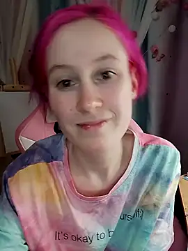 Snapshot of Fuzzy_Unicorn chatting on 10-17-25, 06:54 Fuzzy Unicorn online show from 10-17-25, 06:54