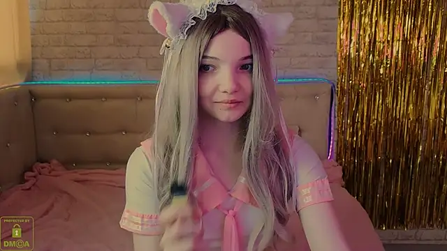 AnimeAlica18 online show from 04-19-26, 02:44