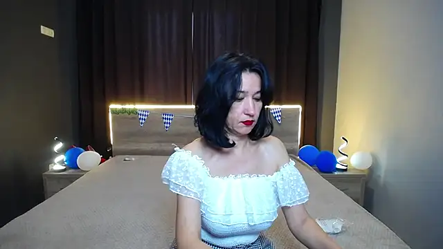 Snapshot of CameronEnns chatting on 10-05-25, 06:45 CameronEnns online show from 10-05-25, 06:45