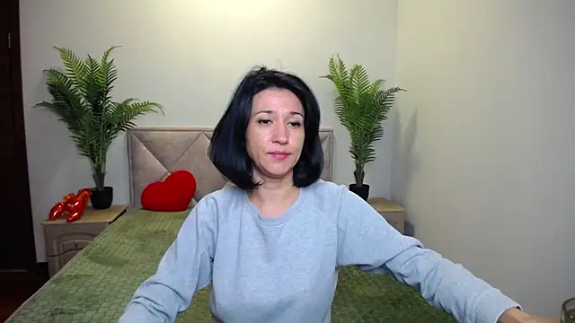 Snapshot of CameronEnns chatting on 10-09-25, 06:22 CameronEnns online show from 10-09-25, 06:22