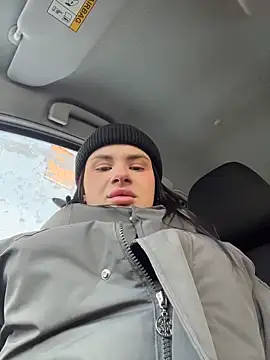 Snapshot of MiraReach chatting on 12-21-25, 04:08 MiraReach online show from 12-21-25, 04:08