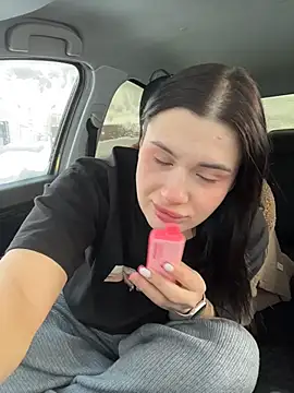 Snapshot of MiraReach chatting on 01-14-26, 03:56 MiraReach online show from 01-14-26, 03:56