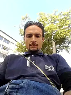 Snapshot of jean--98 chatting on 09-23-25, 07:06 jean--98 online show from 09-23-25, 07:06