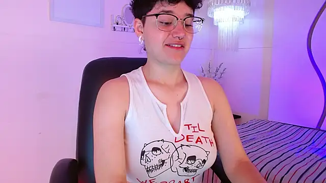 Snapshot of jeroharper chatting on 09-15-25, 02:50 jeroharper online show from 09-15-25, 02:50