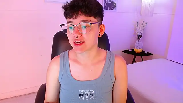 Snapshot of jeroharper chatting on 10-03-25, 03:20 jeroharper online show from 10-03-25, 03:20