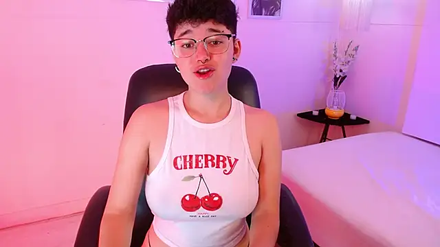 Snapshot of jeroharper chatting on 10-10-25, 02:49 jeroharper online show from 10-10-25, 02:49