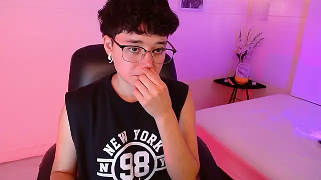 Snapshot of jeroharper chatting on 11-28-25, 04:09 jeroharper online show from 11-28-25, 04:09