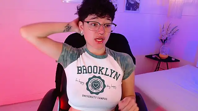 Snapshot of jeroharper chatting on 11-30-25, 03:16 jeroharper online show from 11-30-25, 03:16