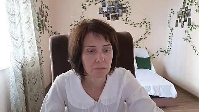 Lia Tito online show from 09-19-25, 12:17