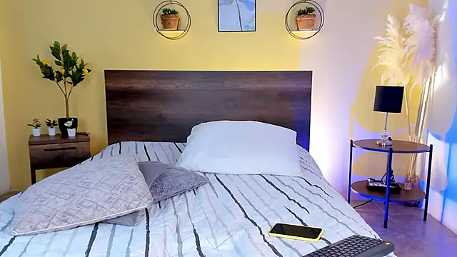 Snapshot of CamilleGrace chatting on 09-26-25, 12:53 CamilleGrace online show from 09-26-25, 12:53