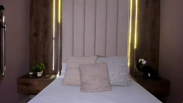 LucySalvatore  online show from 10-11-25, 03:54