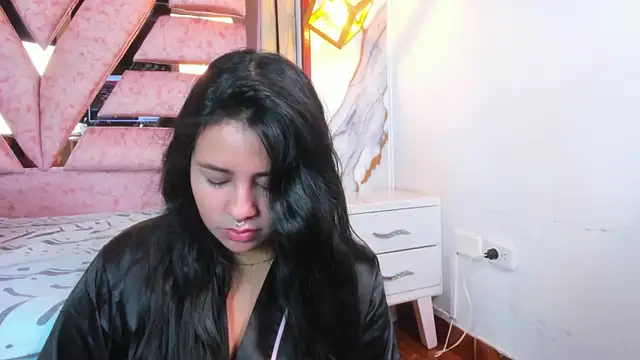 Snapshot of SamaelAndLilitt chatting on 10-20-25, 09:32 SamaelAndLilitt online show from 10-20-25, 09:32