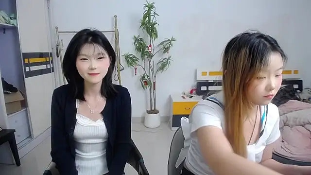 Snapshot of Babygirls523 chatting on 09-25-25, 11:03 Babygirls523 online show from 09-25-25, 11:03