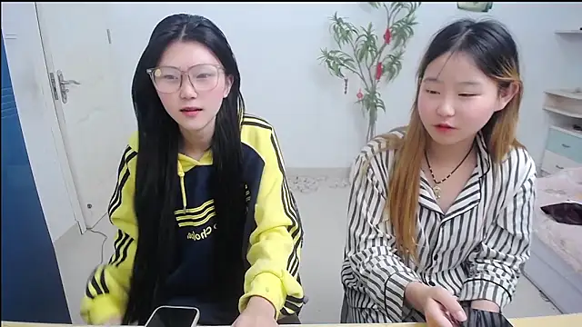 Snapshot of Babygirls523 chatting on 11-11-25, 05:46 Babygirls523 online show from 11-11-25, 05:46