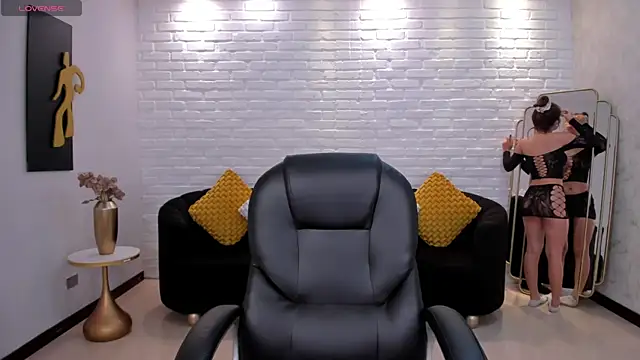 IbizaJacobs online show from 12-18-25, 12:11