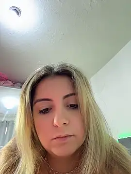 Snapshot of sophiemonroevip chatting on 06-15-26, 11:56 sophiemonroevip online show from 06-15-26, 11:56