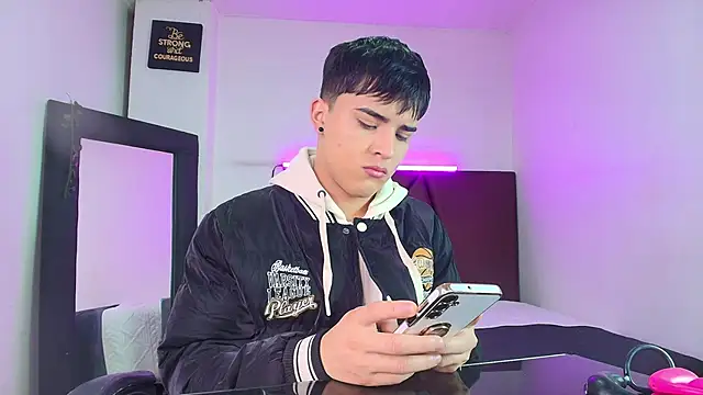 Lucass love online show from 10-11-25, 01:09