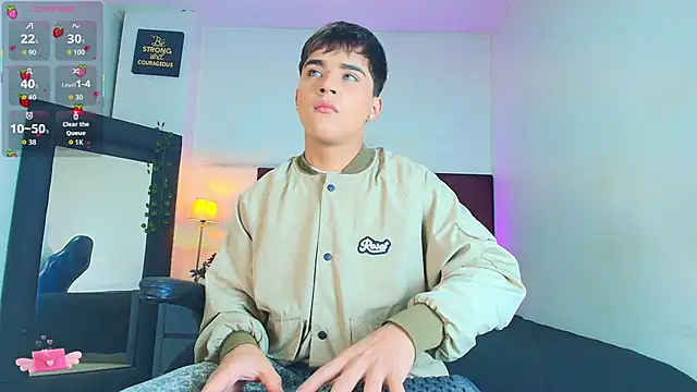 Lucass love online show from 12-18-25, 01:06