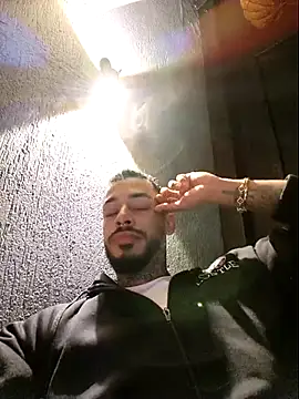 VinzenzRizzo online show from 11-17-25, 02:50