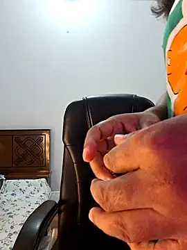 Snapshot of Bristy- chatting on 02-27-26, 08:14 Bristy- online show from 02-27-26, 08:14