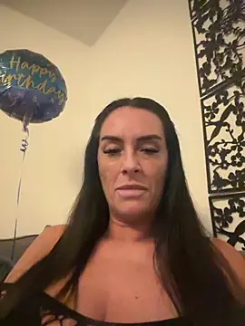 Islaymae gilf online show from 10-18-25, 07:14