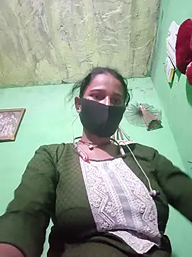 Snapshot of PIHU999 chatting on 09-29-25, 05:34 PIHU999 online show from 09-29-25, 05:34