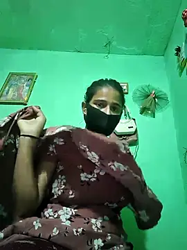 Snapshot of PIHU999 chatting on 10-26-25, 12:55 PIHU999 online show from 10-26-25, 12:55