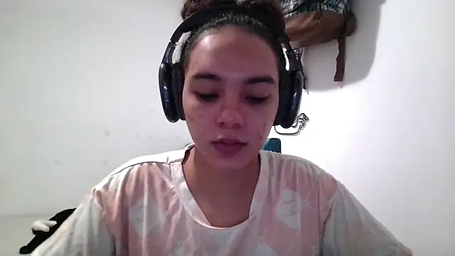 Snapshot of Taylor_Tina chatting on 10-03-25, 09:12 Taylor Tina online show from 10-03-25, 09:12