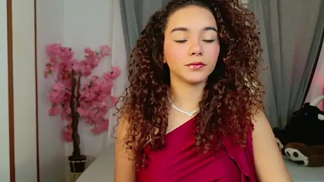 Snapshot of Taylor_Tina chatting on 10-04-25, 09:18 Taylor Tina online show from 10-04-25, 09:18