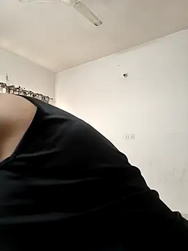 Snapshot of MISS_RIYA14 chatting on 10-31-25, 06:25 MISS RIYA14 online show from 10-31-25, 06:25