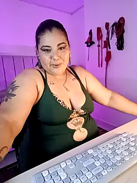 Snapshot of AndreaKinky chatting on 09-19-25, 08:16 AndreaKinky online show from 09-19-25, 08:16