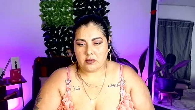 Snapshot of AndreaKinky chatting on 06-16-26, 10:23 AndreaKinky online show from 06-16-26, 10:23