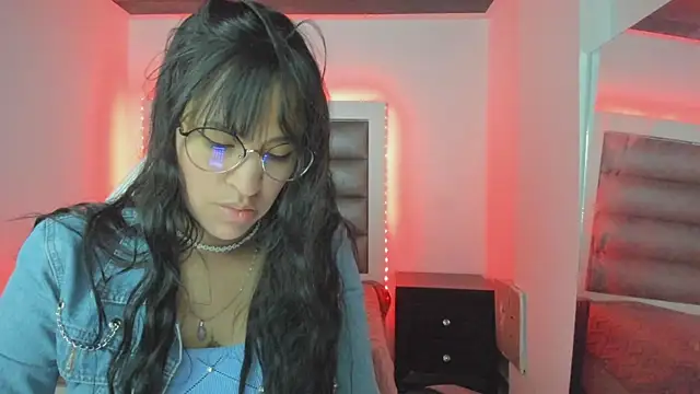 Snapshot of Andrea_brunnette chatting on 11-04-25, 12:15 Andrea brunnette online show from 11-04-25, 12:15