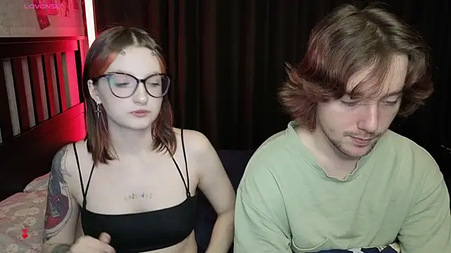 Snapshot of ellen_and_danny chatting on 09-16-25, 05:14 ellen and danny online show from 09-16-25, 05:14