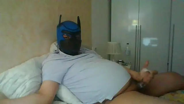 Snapshot of soumicuckold1 chatting on 04-28-26, 10:04 soumicuckold1 online show from 04-28-26, 10:04
