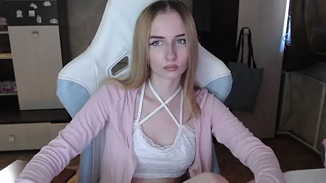 Cutti Crystal online show from 09-30-25, 06:07