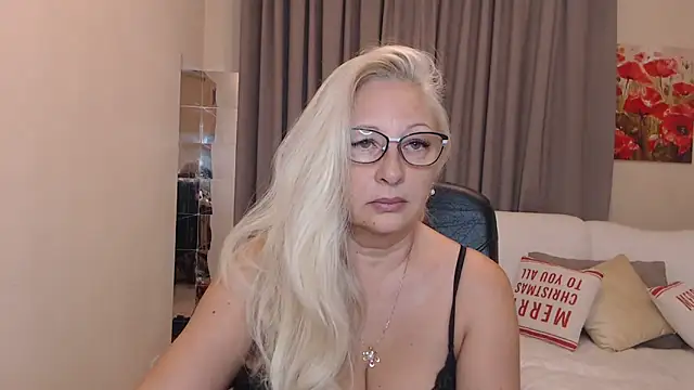 Snapshot of ValeriaSharm chatting on 11-12-25, 10:15 ValeriaSharm online show from 11-12-25, 10:15