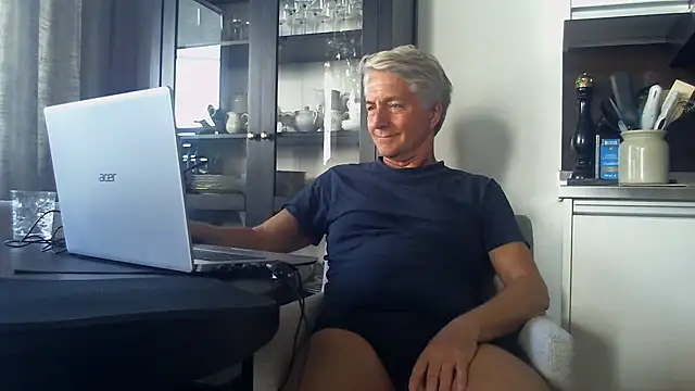 Swegay12-Exhi online show from 04-21-26, 01:50