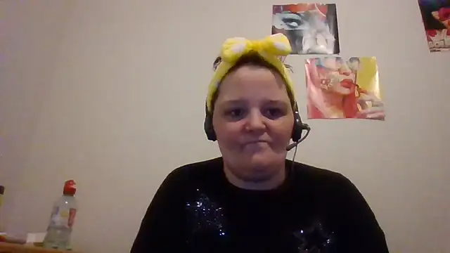 Snapshot of moulette7 chatting on 06-08-26, 02:17 moulette7 online show from 06-08-26, 02:17